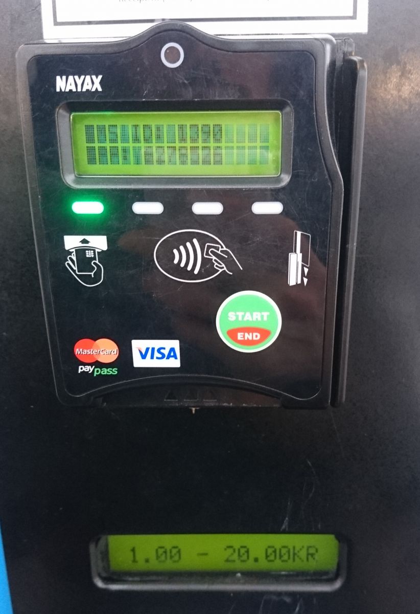 Betalingsautomat med ulesbar skjerm